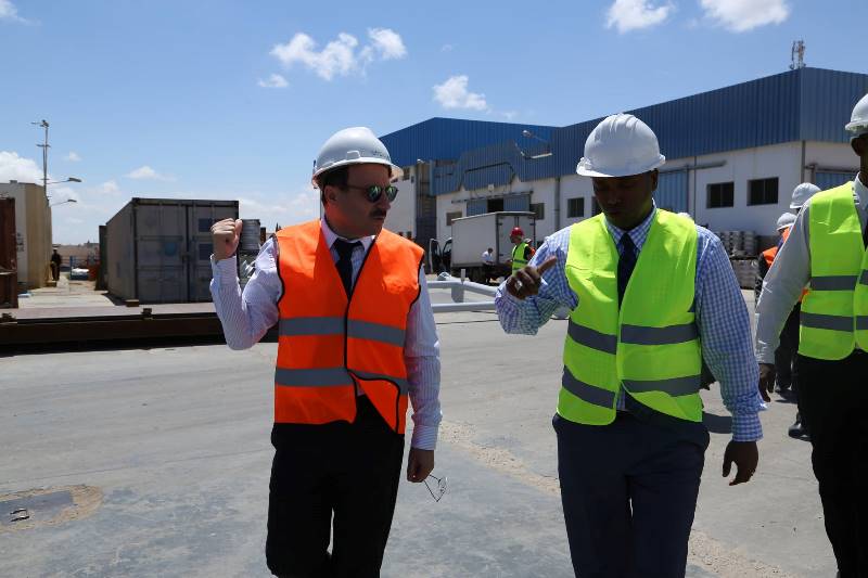 Younis Ali Guedi, ministre de l'Energie chargé des ressources naturelles de la République de Djibouti  et Bassem Loukil, président du Tunisia Africa Business Council 