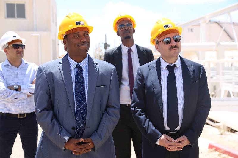 Younis Ali Guedi, ministre de l'Energie chargé des ressources naturelles de la République de Djibouti  et Bassem Loukil, président du Tunisia Africa Business Council 