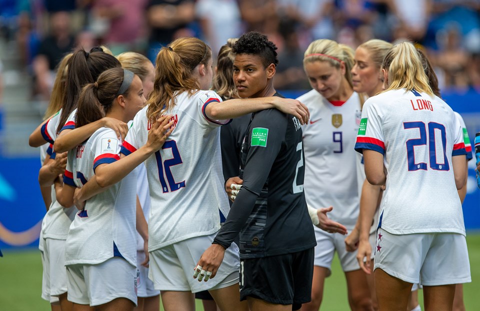 Tenantes du titre, les coéquipières de Megan Rapinoe se sont imposées (2-0) en finale contre les Pays-Bas, dimanche, à Lyon.