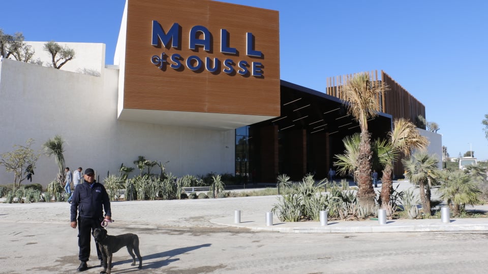 Les 25 cafés et restaurants de Mall of Sousse offrent à ses visiteurs la possibilité de déguster des plats de différentes cuisines du monde (tunisienne, française, italienne, libanaise, américaine, thaïlandaise et autres). 