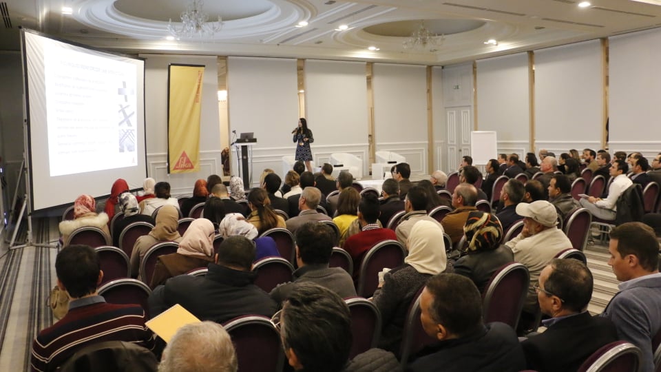 Cette journée  s’est déroulée en partenariat avec le ministère de l’équipement et en présence de M. Sébastien De Bettencourt (General Manager Sika Tunisie) des hauts cadres de la société, de partenaires, de nombreux délégués de sa clientèle et de représentants de divers médias