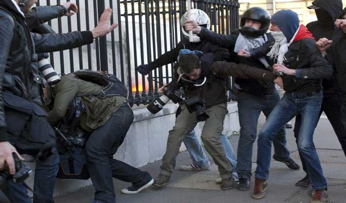Tunisie: Des associations dénoncent les violations perpétrées contre des manifestants pacifiques