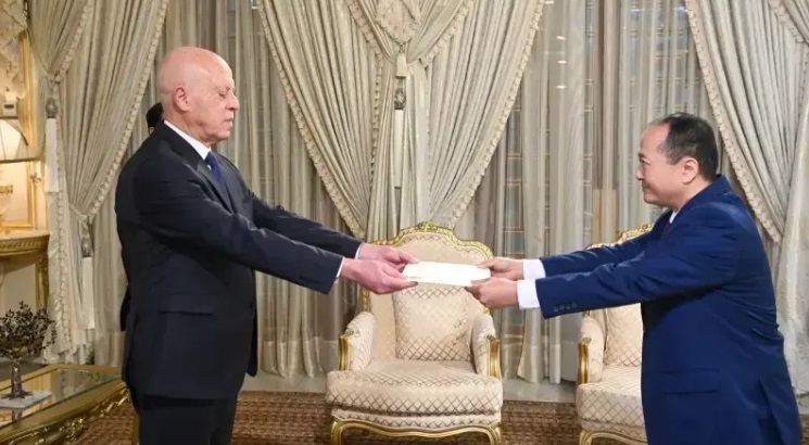 Kaïs Saied reçoit les lettres de créance de cinq ambassadeurs non résidents