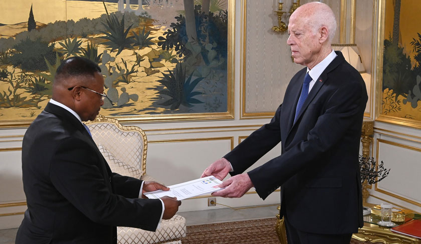 Tunisie: Kaïs Saïed reçoit les lettres de créance de cinq nouveaux ambassadeurs