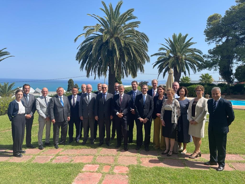 Déjeuner de travail entre Nabil Ammar et les ambassadeurs des pays de l’UE
