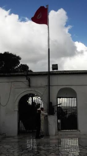 Béji Caïd Essebsi au mausolée Sidi Belhassen Chedhly
