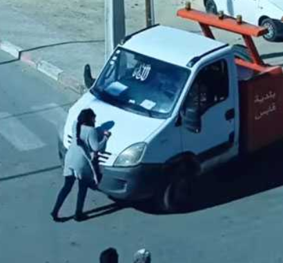 Choquant: Un agent du Changuel fonce volontairement sur une femme (vidéo) 