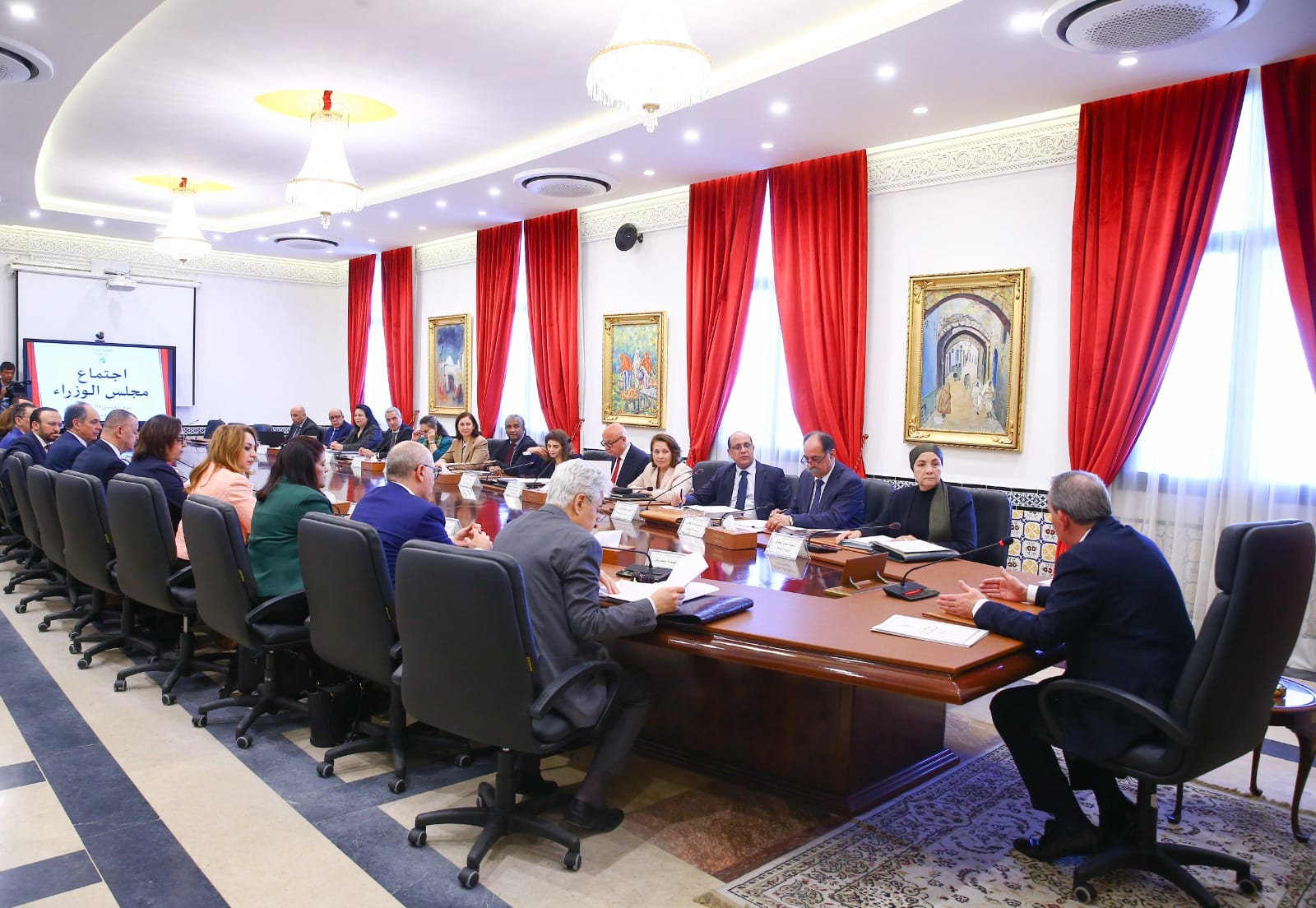 Le conseil des ministres adopte des projets de loi et décrets à caractère économique et social