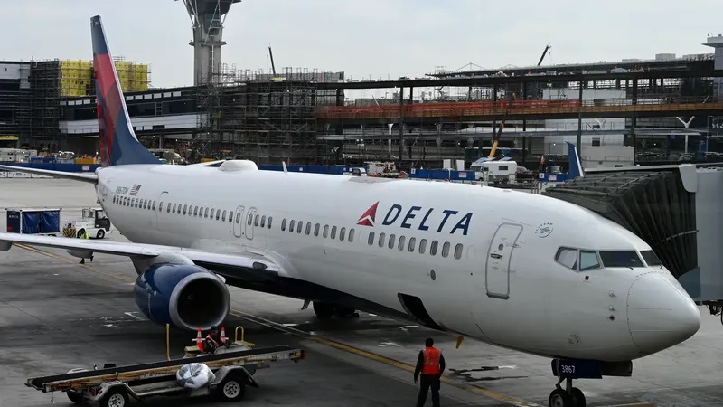 Deux avions entrent en collision à New York: L'un atterrissait, l'autre décollait !