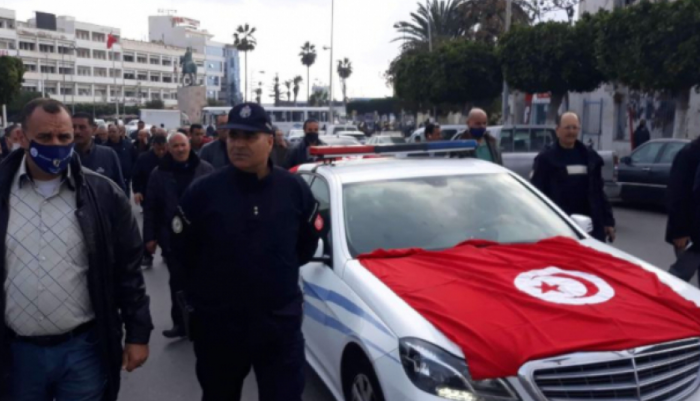 Affaire des déchets: Des douaniers manifestent à Sousse pour soutenir leurs collègues arrêtés