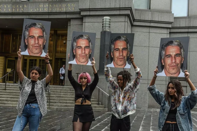 Jeffrey Epstein: l'empire mondial de la honte, les liens troubles entre argent et pouvoir