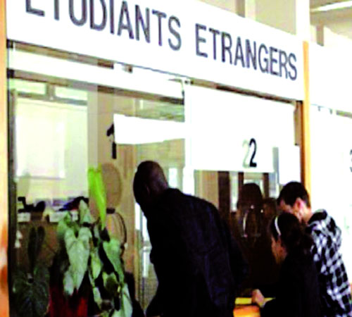 Tunisie-France : Les syndicats tunisien et français s’opposent à l’augmentation “excessive” des frais d’inscription