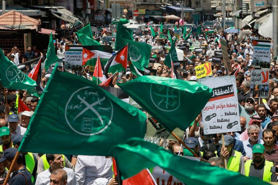 La Jordanie interdit les activités des Frères musulmans et ferme leurs bureaux
