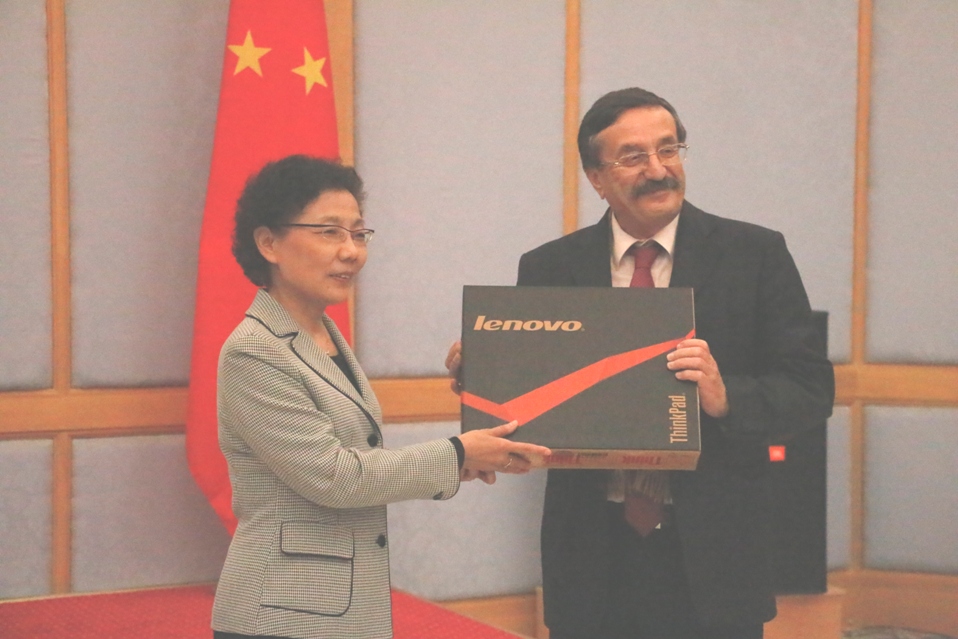 La Chine soutient la transition démocratique tunisienne