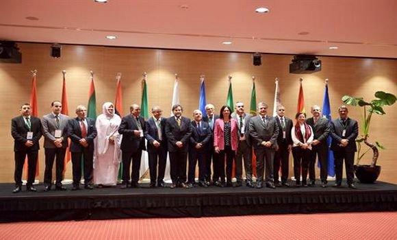 Jhinaoui participe aux travaux du dialogue 5+5 à Alger