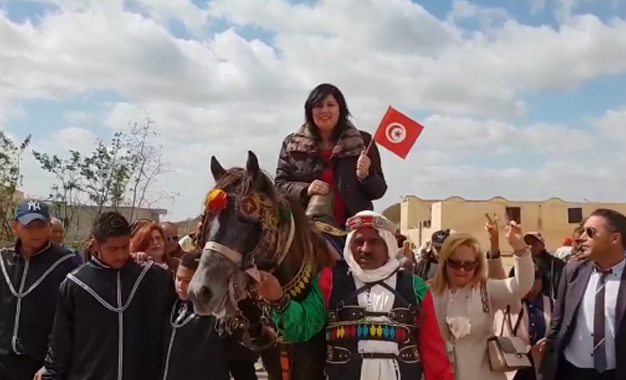Photo du jour - Abir Moussi : quand le mimétisme conduit au ridicule qui ne tue pas