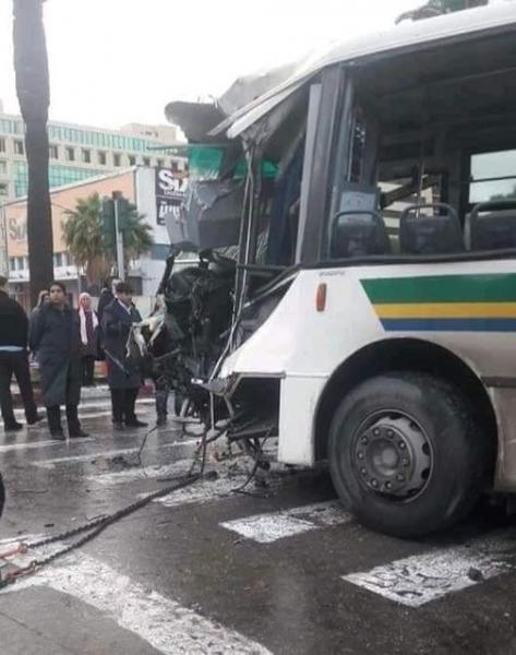 Tunis : 46 blessés dans la collision de deux bus à l’avenue Mohamed 5