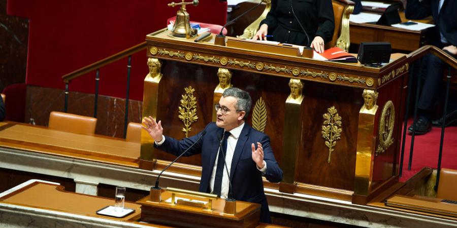 France: adoption de la loi immigration la plus dure jamais votée