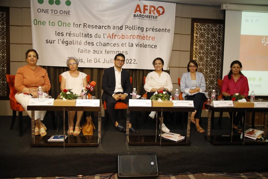 Afrobaromètre :Seulement 26% des Tunisiennes détiennent un compte bancaire et uniquement 19 %  disposent d'un moyen de transport privé