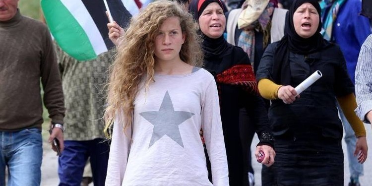 Le moral de l’icône palestinienne Ahed Tamimi est très élevé selon son père