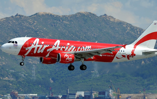 Indonésie: Un avion d’AirAsia disparaît avec 162 personnes à bord 