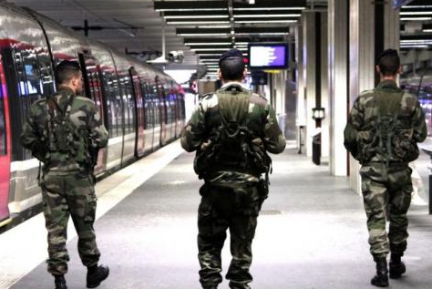 Paris - Vigipirate: Le niveau maximum "alerte attentat", activé 