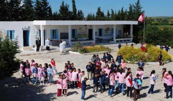 Jebel Samama : Un millier d’élèves et Néji Jelloul à la manifestation " Fleur d’Alfa "