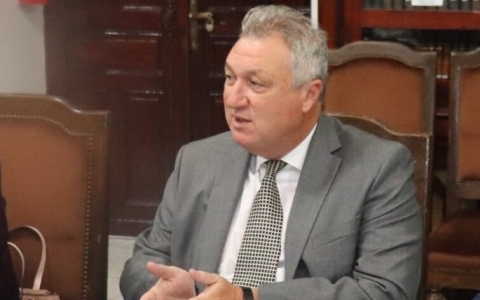 I Watch : les ministres n’ont pas fait don de 50% de leur salaire d’avril comme ils s’y étaient engagés