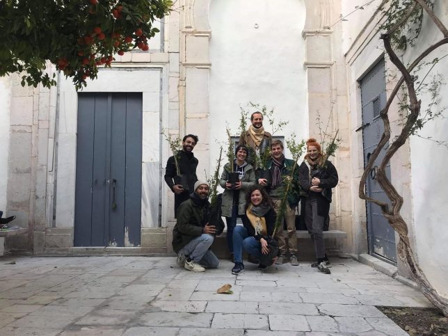 Ils décident de planter du jasmin partout à la Médina de Tunis !