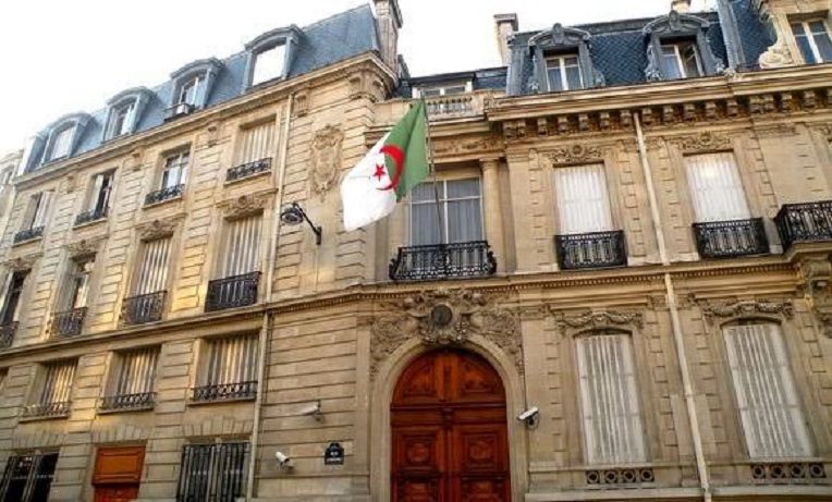 Tensions entre Alger et Paris : l’Algérie rappelle « immédiatement » son ambassadeur