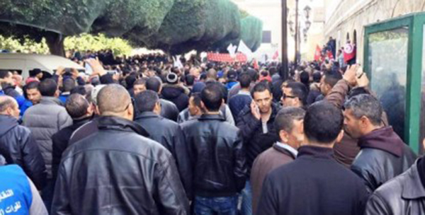 Des milliers de Tunisiens bloqués à cause du... mouton de l’Aïd !