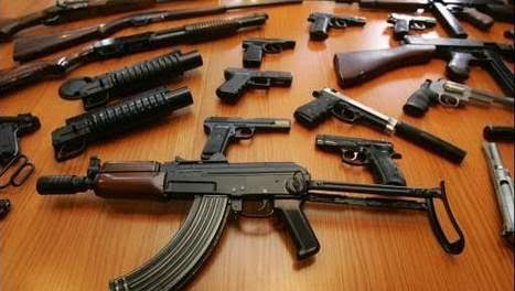 Un arsenal d'armes saisies par la garde nationale de Tabarka