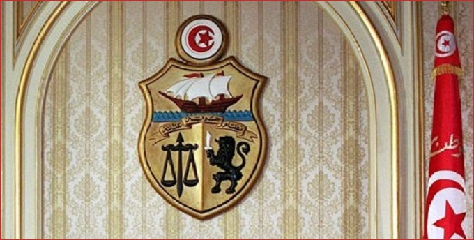 On a modifié la devise de la République mais on a gardé les anciennes armoiries