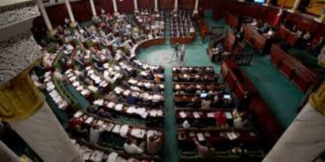 Un front parlementaire contre qui et pour qui ?