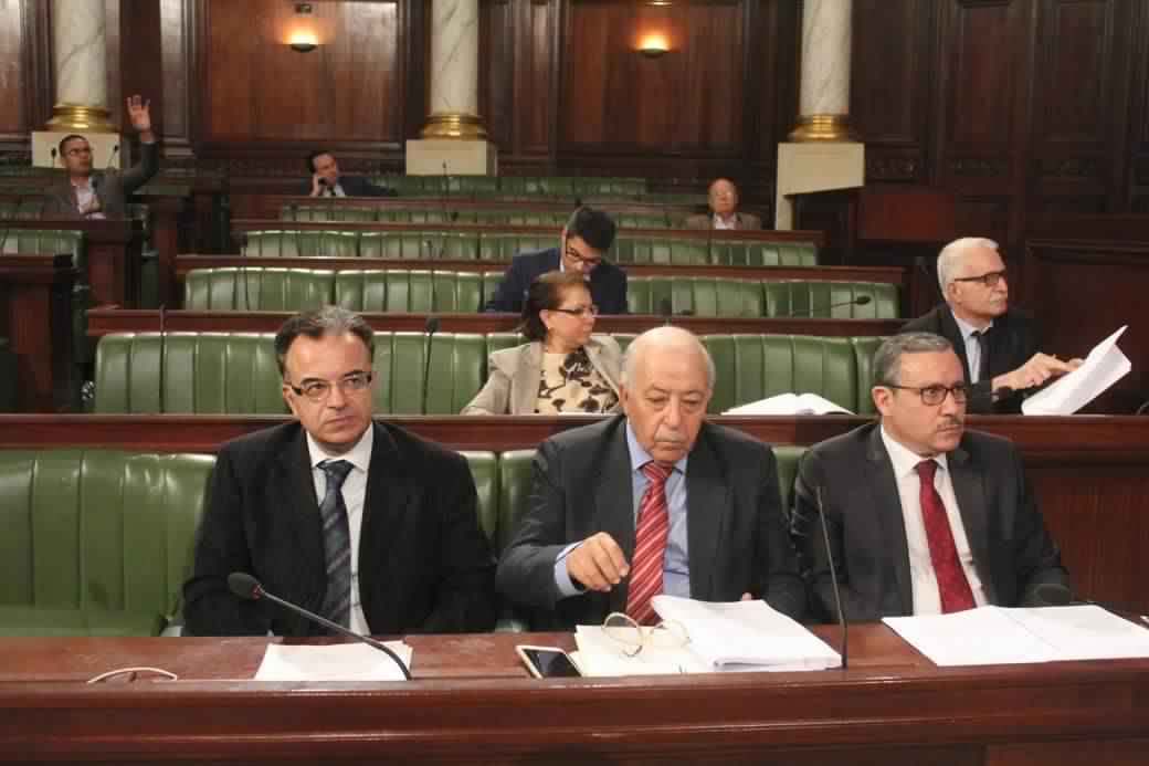 Loi sur les banques approuvée mais menacée de censure