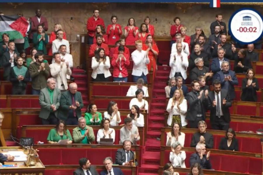 Le drapeau palestinien brandi à nouveau à l’Assemblée nationale par La France Insoumise