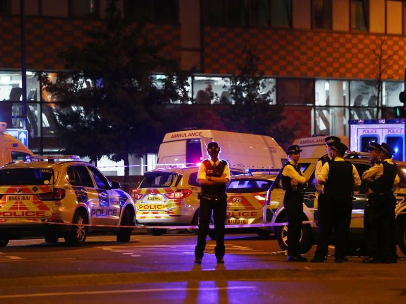 Londres : un véhicule a fauché des fidèles devant une mosquée