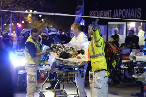 La France en deuil, au moins 120 morts et 200 blessés dans des attaques terroristes
