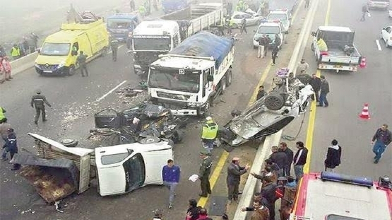 33 morts dans un accident de la route spectaculaire en Algérie