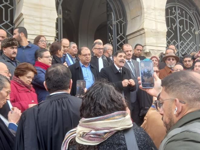Avocats et représentants de partis politiques manifestent leur solidarité avec Ayachi Hammami