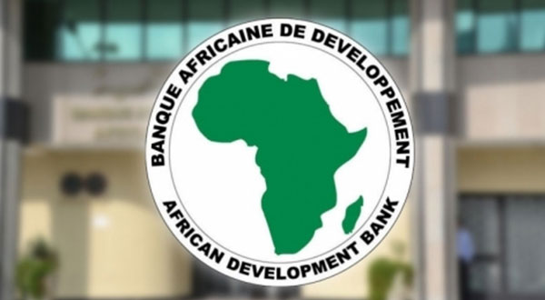 La BAD accorde 27 millions de dollars à l’Union africaine pour renforcer l’Initiative de réponse au Covid-19 sur le continent