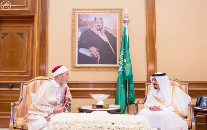 Le souverain saoudien reçoit Othman Battikh à Mina