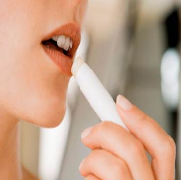 L’INC met en garde contre la nocivité de 5 baumes à lèvres