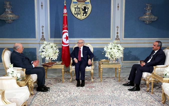 Le Président Essebsi reçoit le gouverneur de la BCT