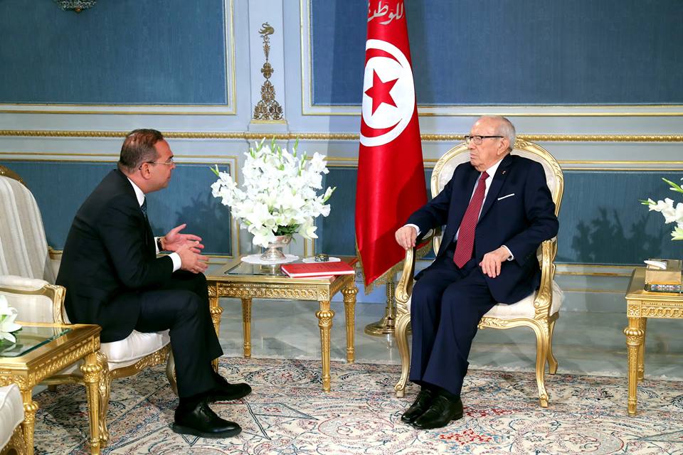 Mehdi Ben Gharbia remet au président de la République le 3ème rapport sur la situation des droits de l’Homme en Tunisie