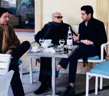 BCE à la terrasse d’un café à Carthage