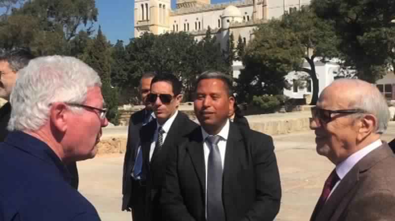 BCE rencontre des touristes aux sites de Carthage