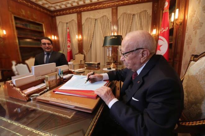 Le chef de l’Etat signe le décret portant convocation au vote