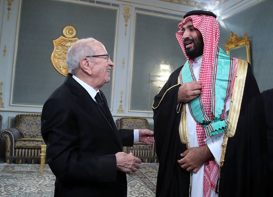 BCE décore MBS des insignes du grand cordon de la République