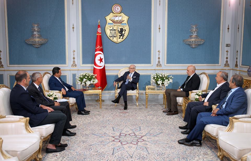  Le président de la république signe  « la déclaration de la liberté de la presse  dans le monde arabe ».